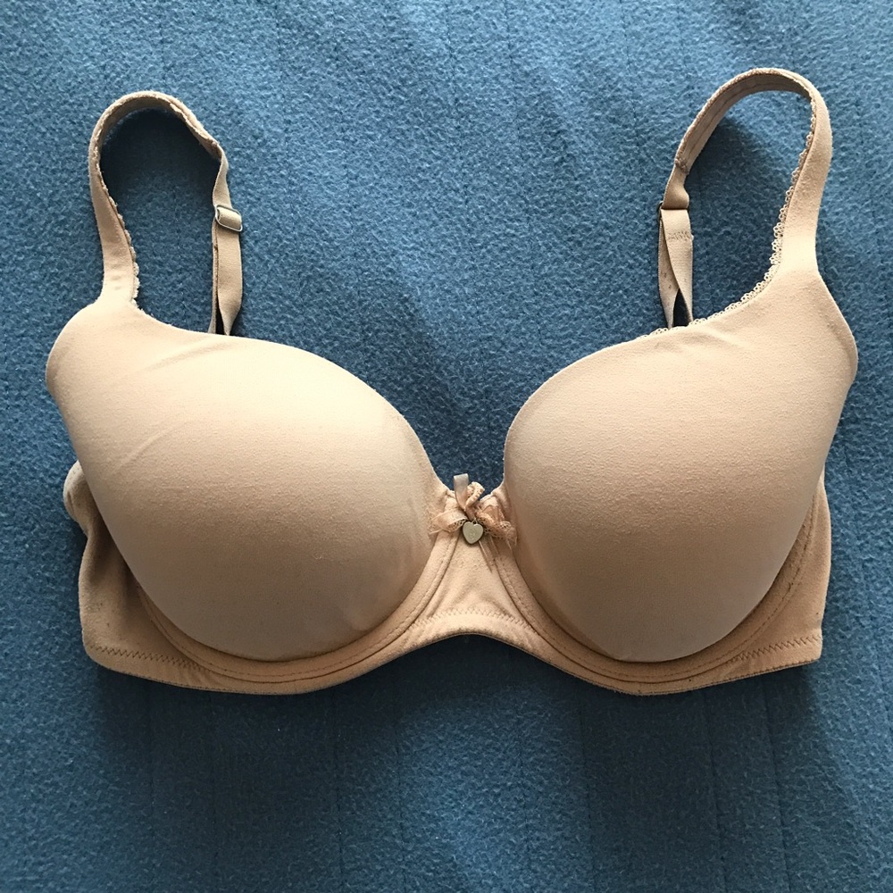 SOLD ON ♏️ercari Victoria's Secret 32ddd