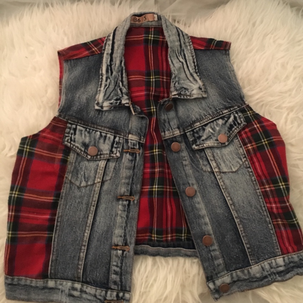 Jean and flannel vest