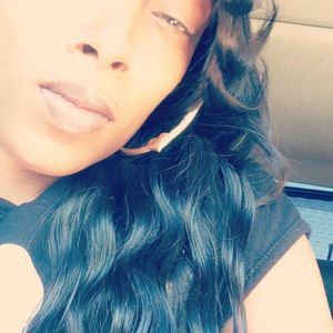 Meet your Posher, Deedee