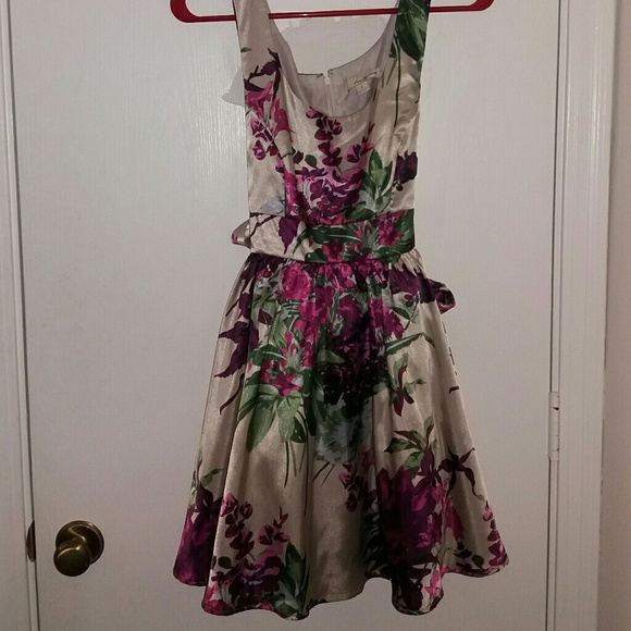 Twenty One Dresses & Skirts - Twenty One Floral Print Dress