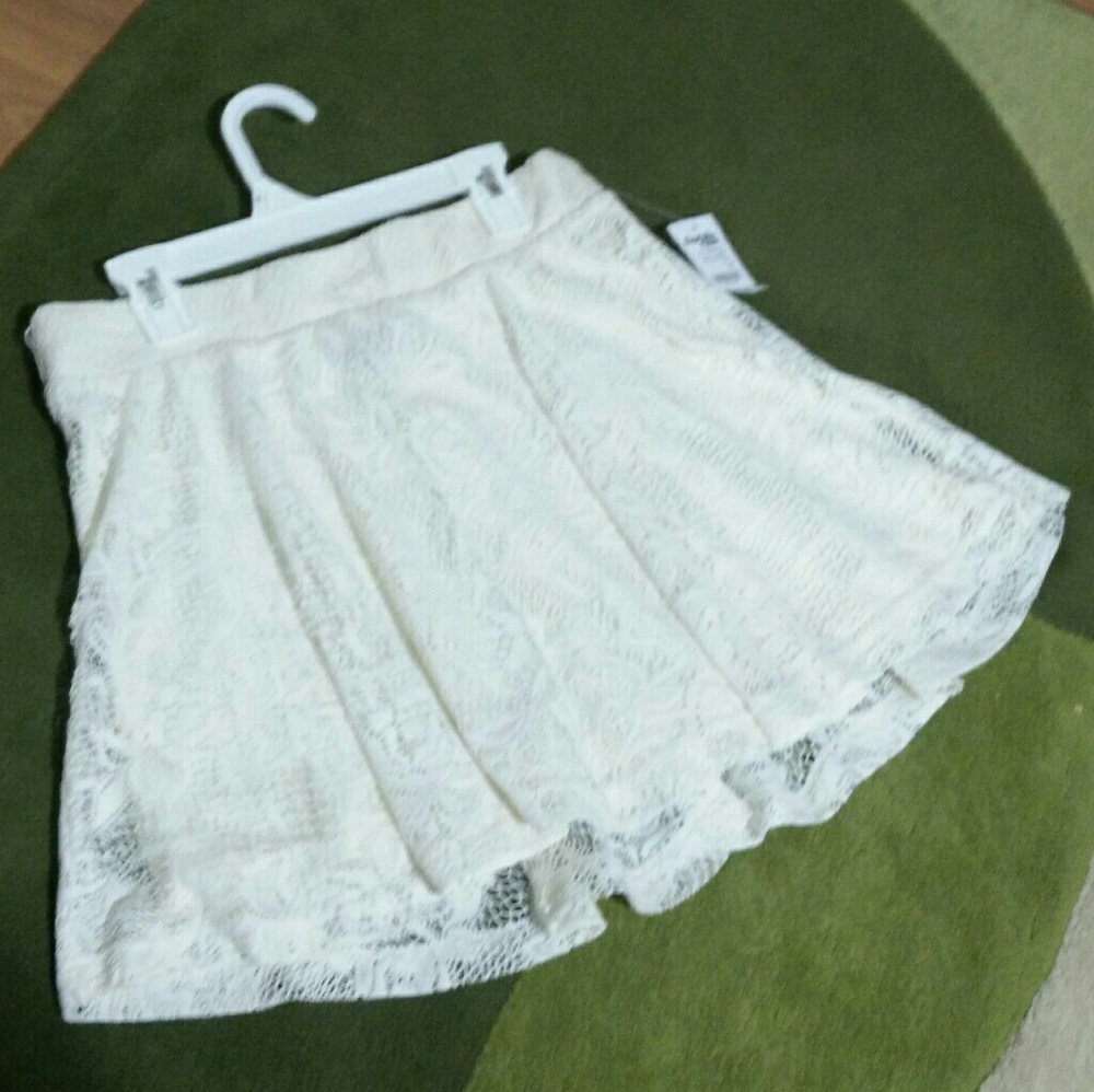 Lace Ivory skirt