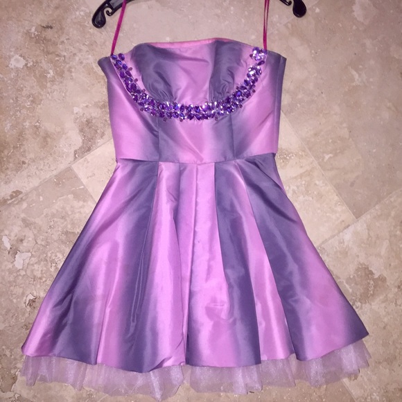 BETSEY JOHNSON DRESS - Picture 2 of 8