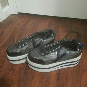 YRU Platform Sneaker