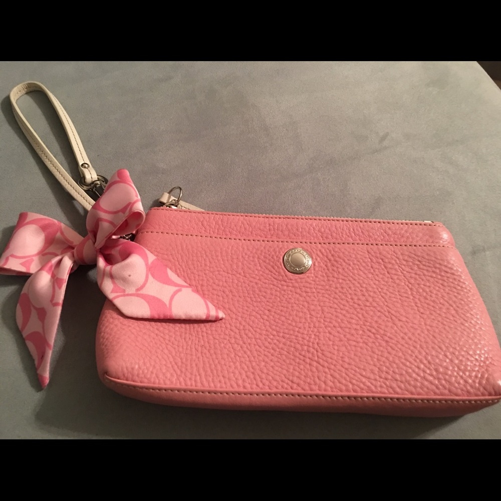 Authentic Coach Large Pink Wristlet w/ Bow