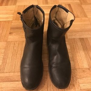 Frye Short Boots!!