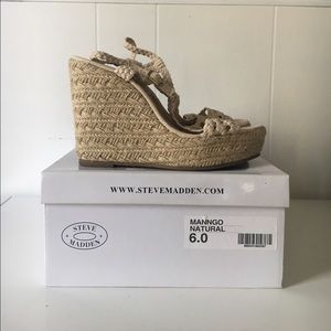 Steve Madden MANNGO Wedge Sandal
