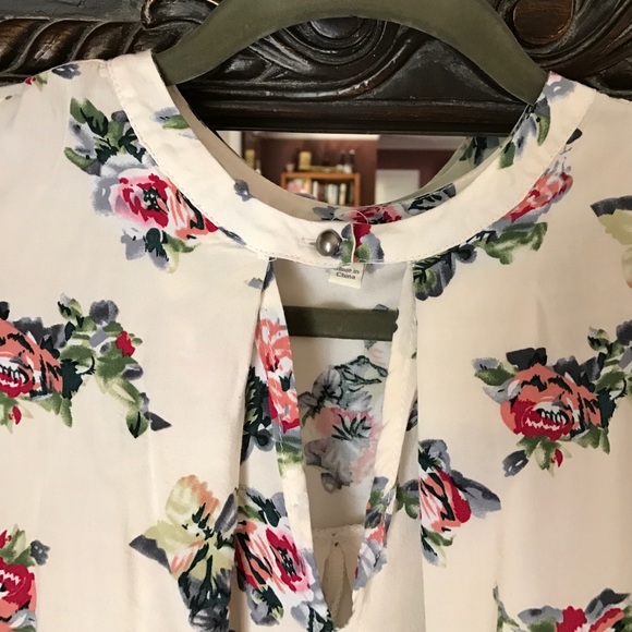 Flowy floral shirt - Picture 2 of 2
