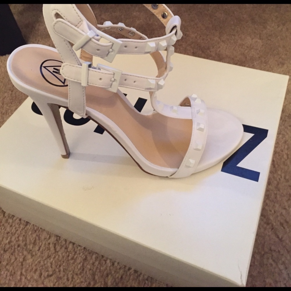 MISSGUIDED white stud heels