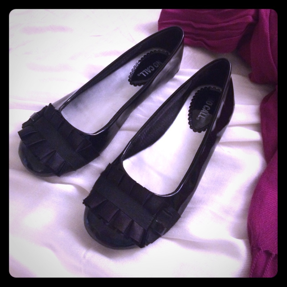 Black patent flats with ruffle