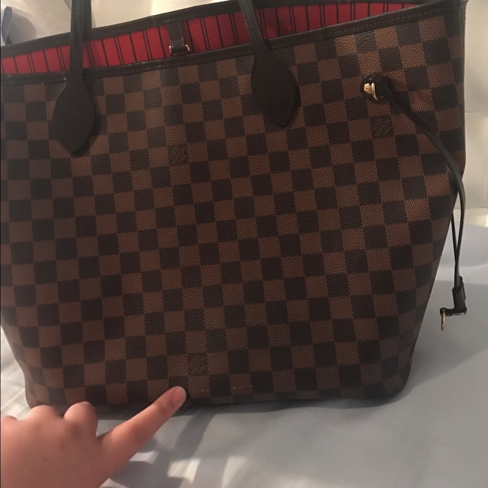 Louis Vuitton Neverfull MM in Damier