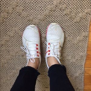 Minimalist running shoes