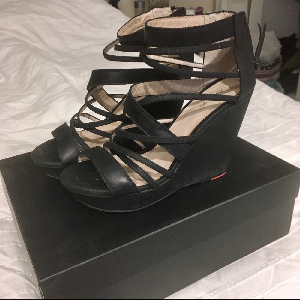 Joe's black wedges size 8
