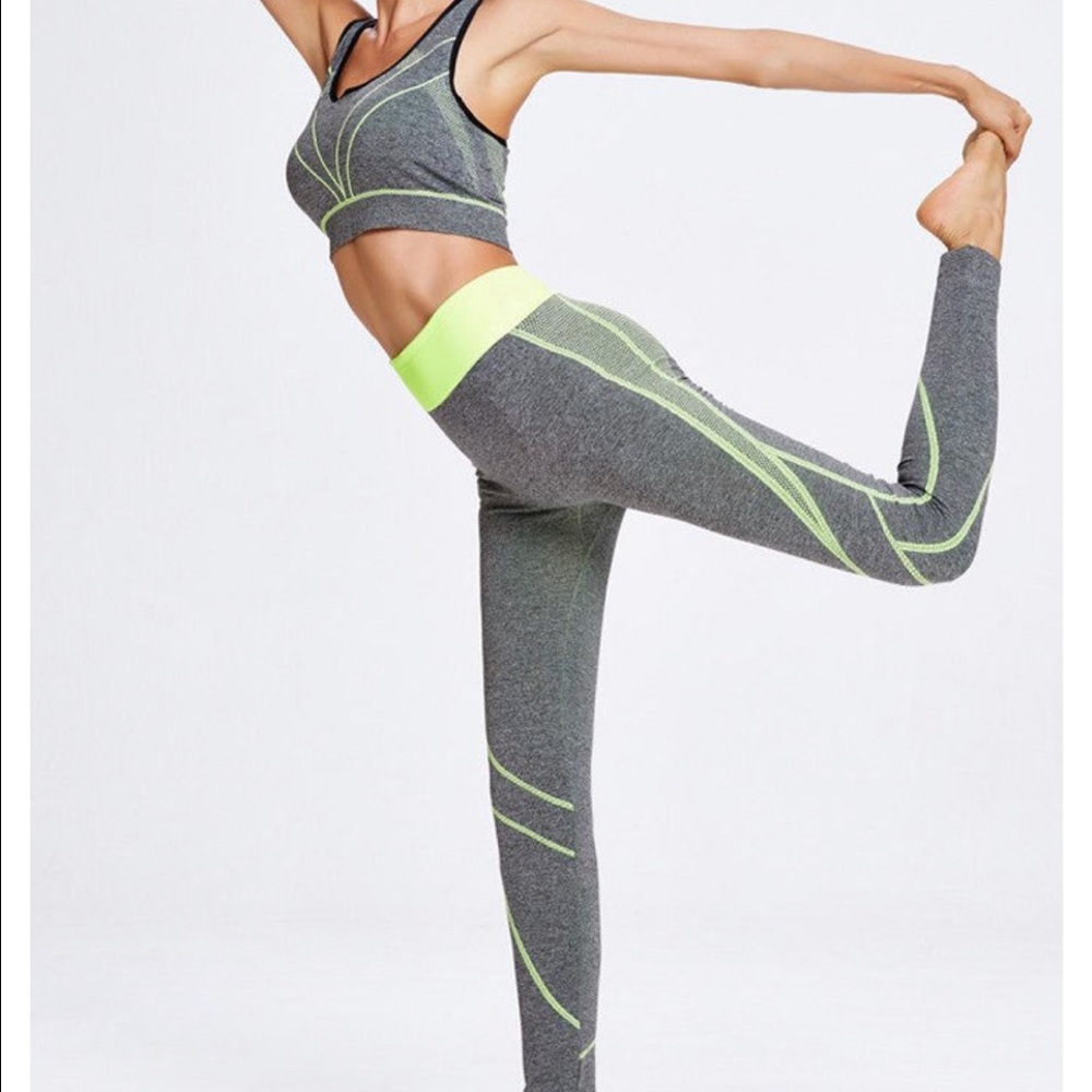 NWOT matching workout tights and sports bra