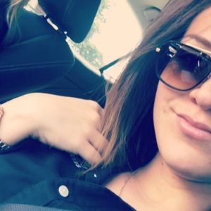 Meet your Posher, Daniela