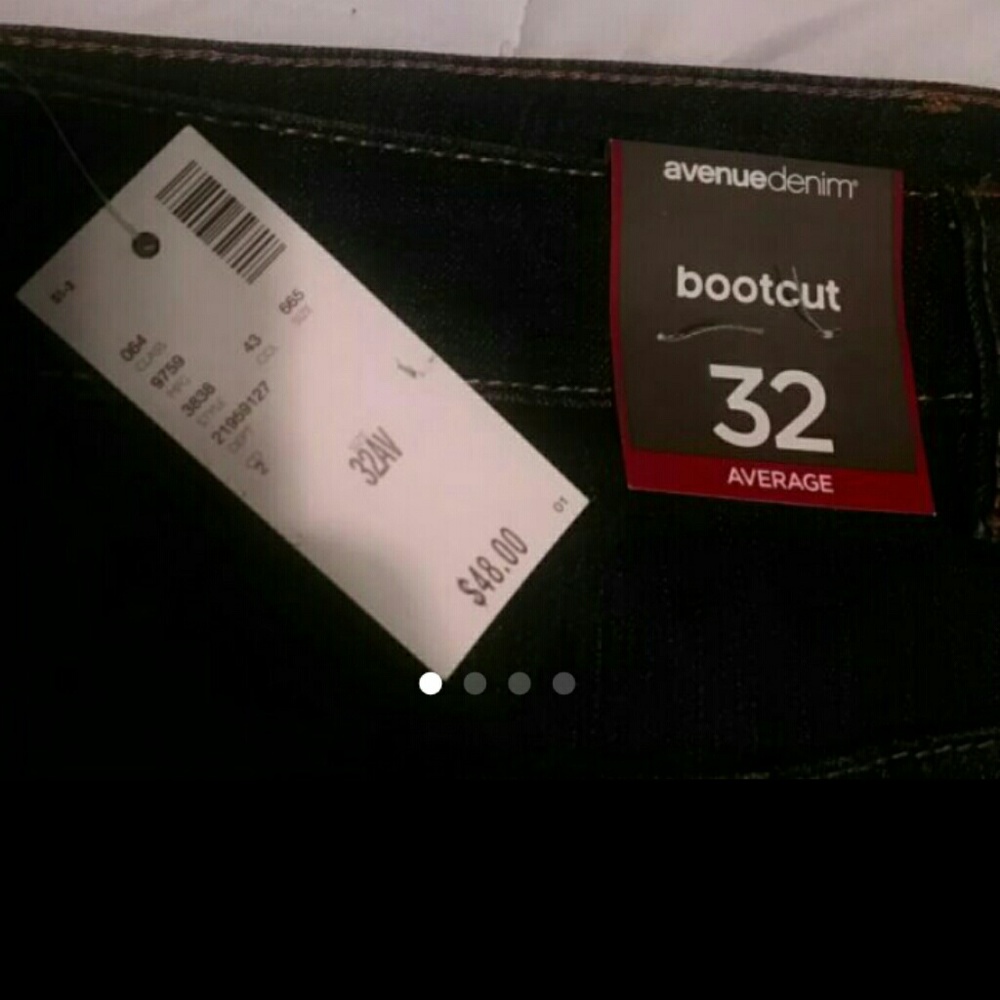 Avenue jeans. NWT