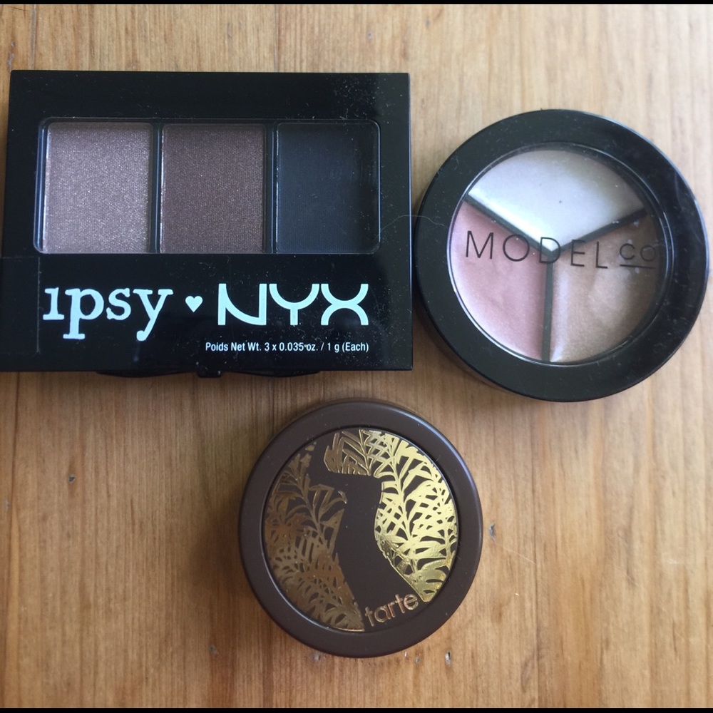 Eyeshadow. Highlighter and face powder by tarte