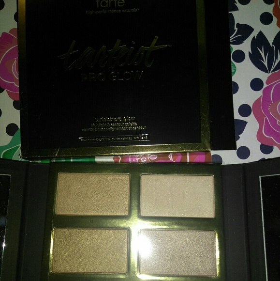 Tarte glow - Picture 3 of 3