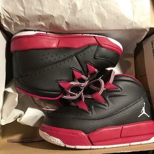 Kids Jordan size 5c
