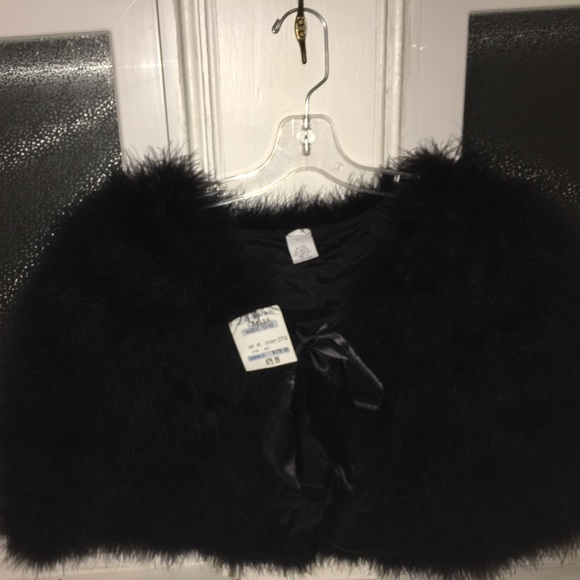 Black Faux Fur Stole❤ - Picture 2 of 4