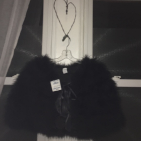 Black Faux Fur Stole❤ - Picture 3 of 4