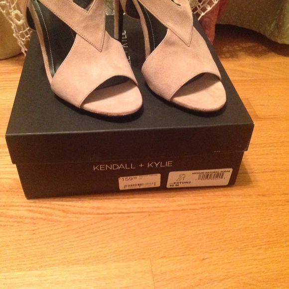 Kendall + Kylie ~ Eston High Heels - Picture 4 of 4