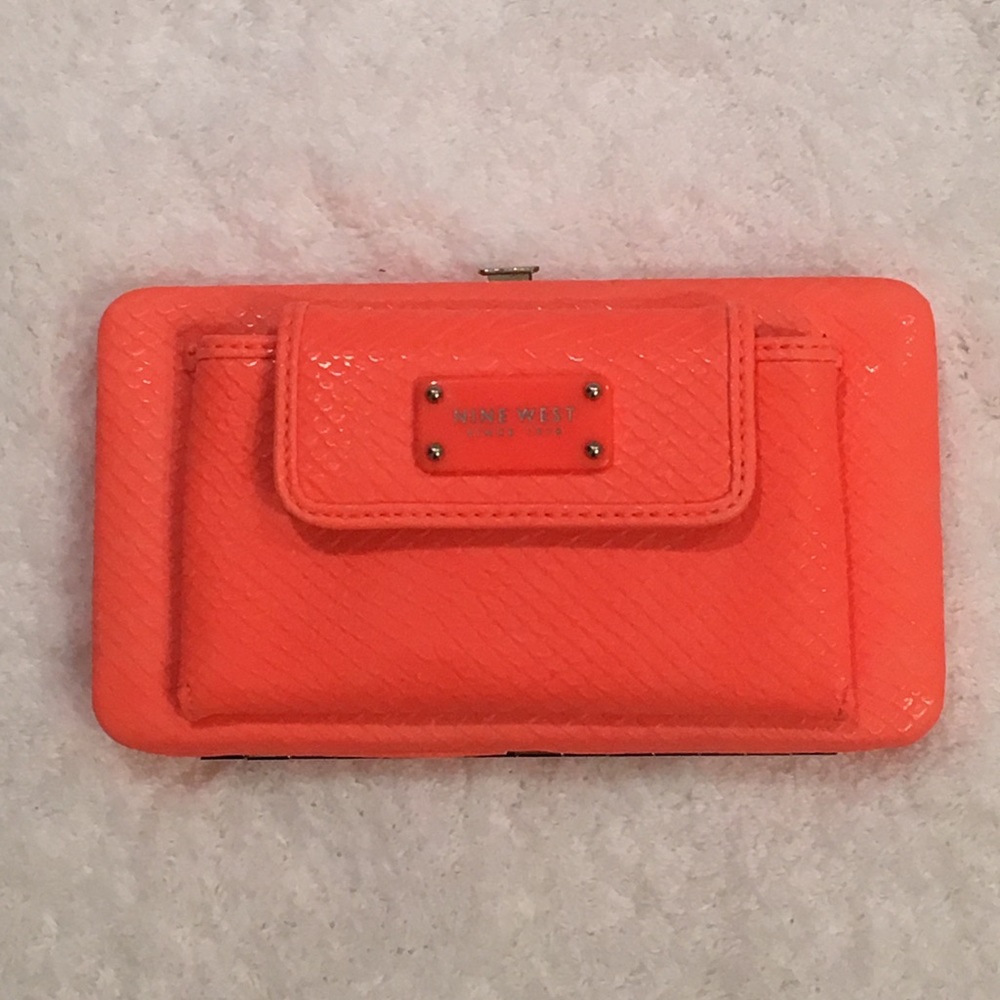 Nine West cross body clutch