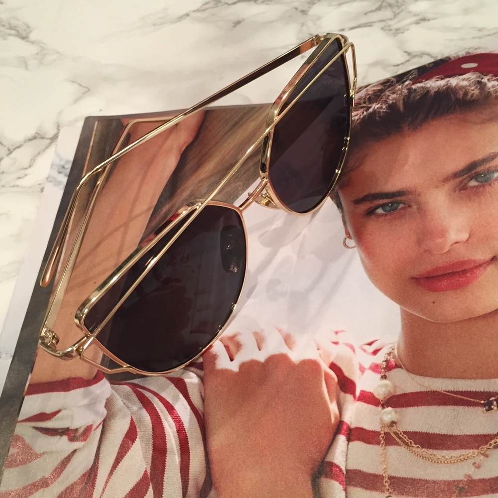 Black/Gold Polarized Cat Eye Sunglasses 🕶 - Picture 7 of 7