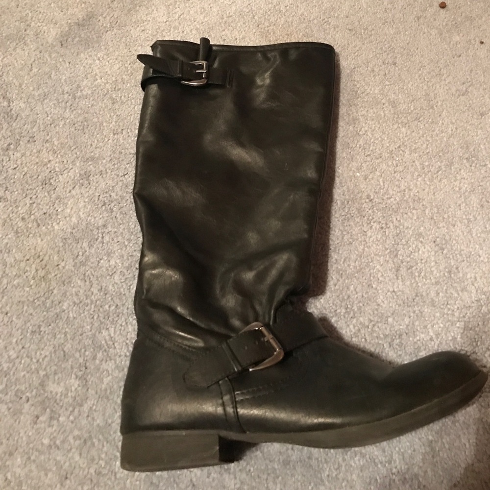 Black boots