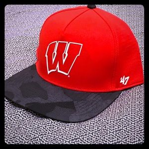 Wisconsin Badgers Snapback Hat ( 47 | 686 )