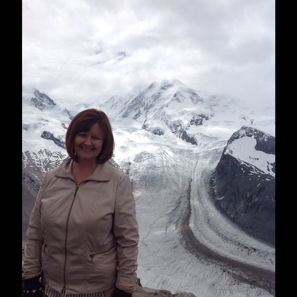 Meet your Posher, Theresa - Picture 1 of 1