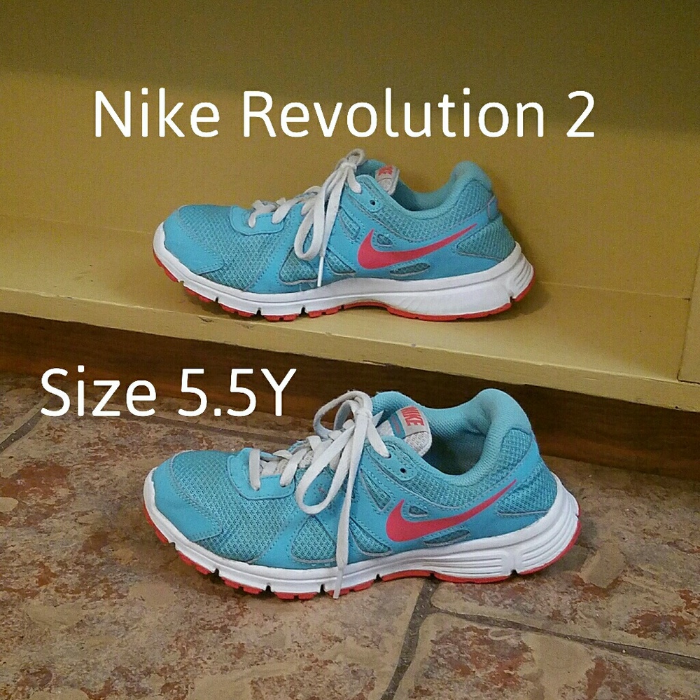*SOLD* Nike Revolution 2 - Girls Size 5.5Y