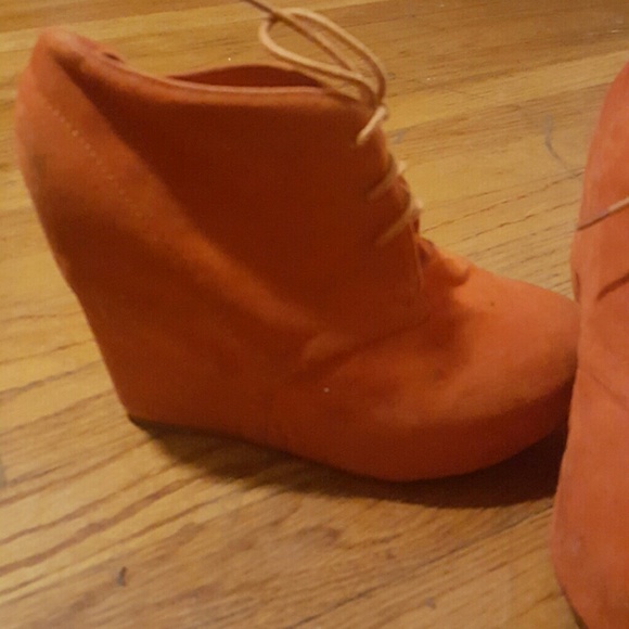 Orange wedge shoes! - Picture 3 of 4