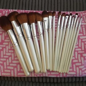 Coastal Scents Makeup Brush Set