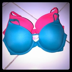 VS PINK wear everywhere T shirt bras