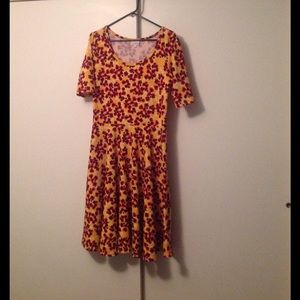 LuLaRoe Nicole dress - Size L (EUC)