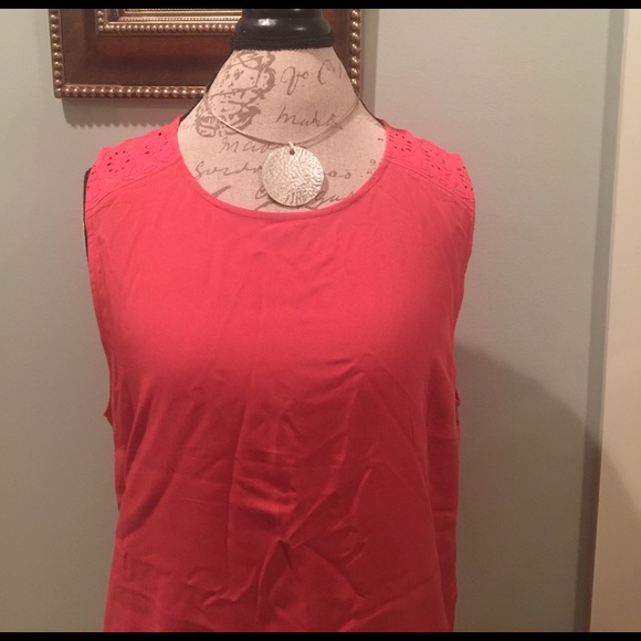 Banana Republic sleeveless dressy/casual top NWT - Picture 3 of 4