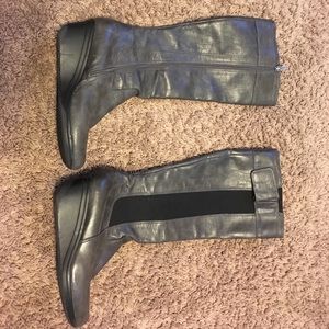 Kenneth Cole grey boots