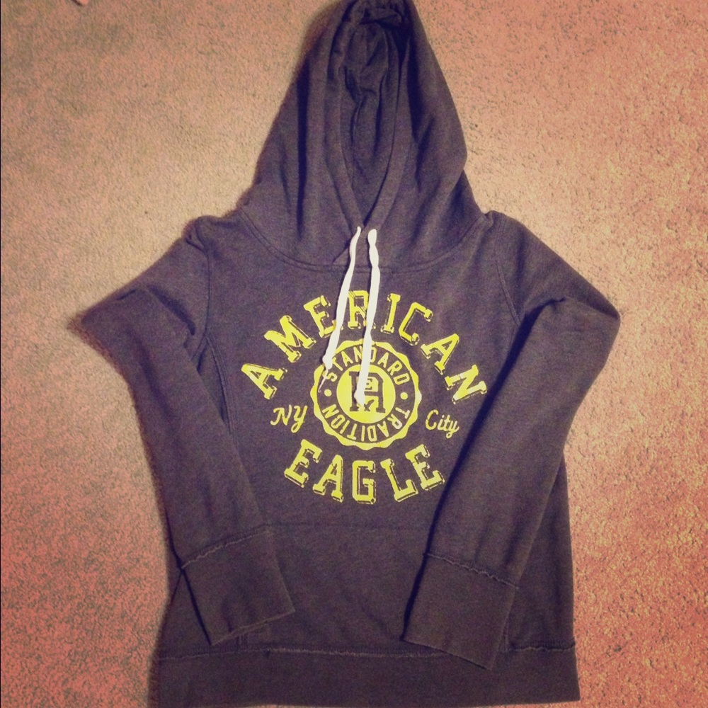 American Eagle hoodie💛