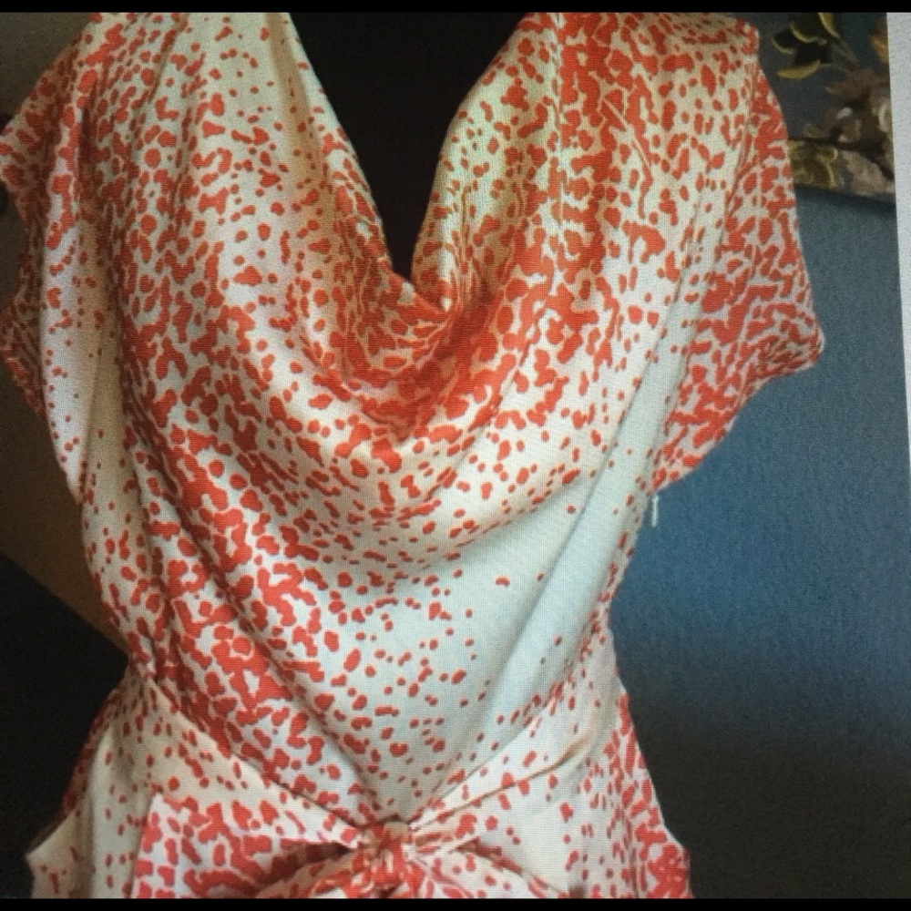 Beautiful dress for all occasions. - Picture 2 of 4