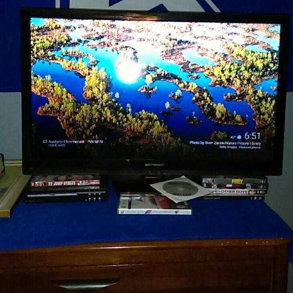 32" flat screen tv - Picture 1 of 3
