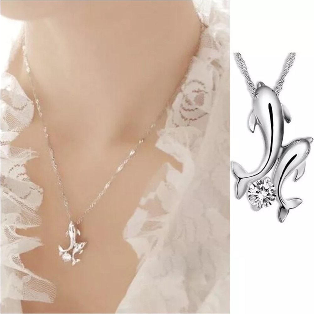 Double dolphin silver necklace!