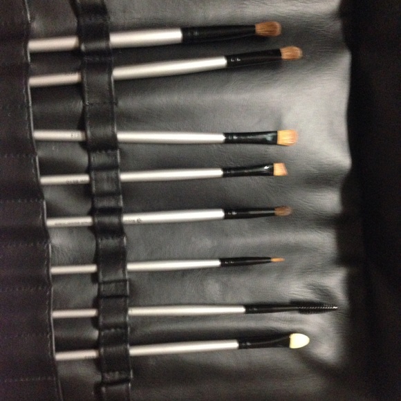 Good Quality Makeup Brushes 🖌⚜️ - Picture 4 of 6