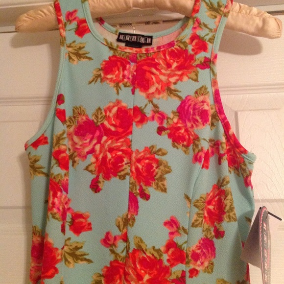 Sweet Floral Dress - Picture 2 of 3