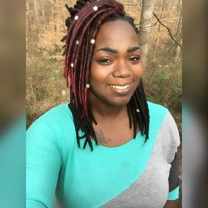 Meet your Posher, Monique