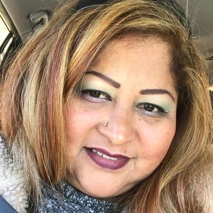 Meet your Posher, Alejandra