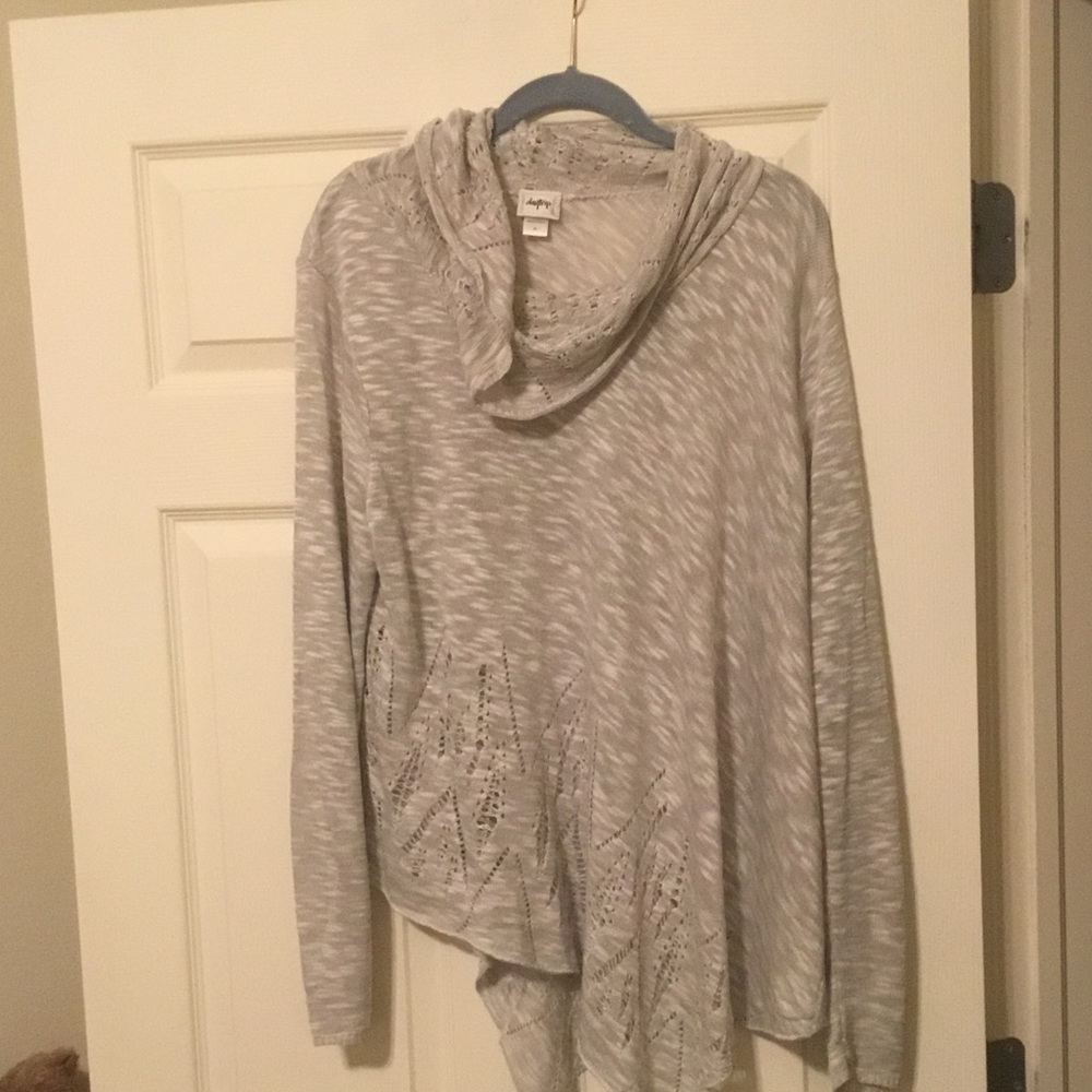 Lightweight sweater
