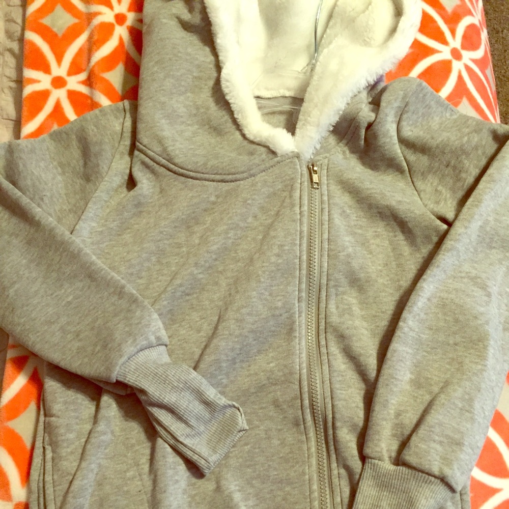 Asymmetrical zip faux fur trimmed hoodie