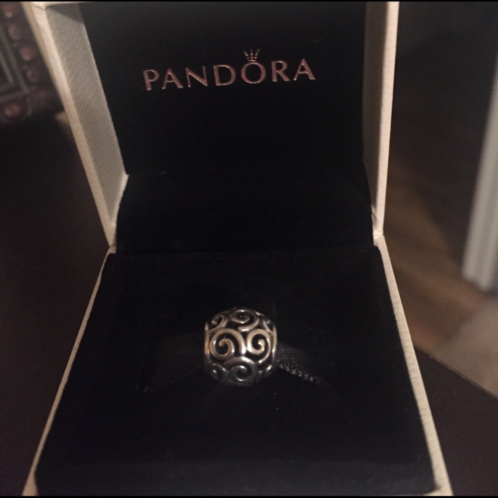 Pandora Swirls charm 🌀 ••authentic••