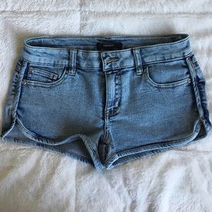 Light acid wash, dolphin shorts