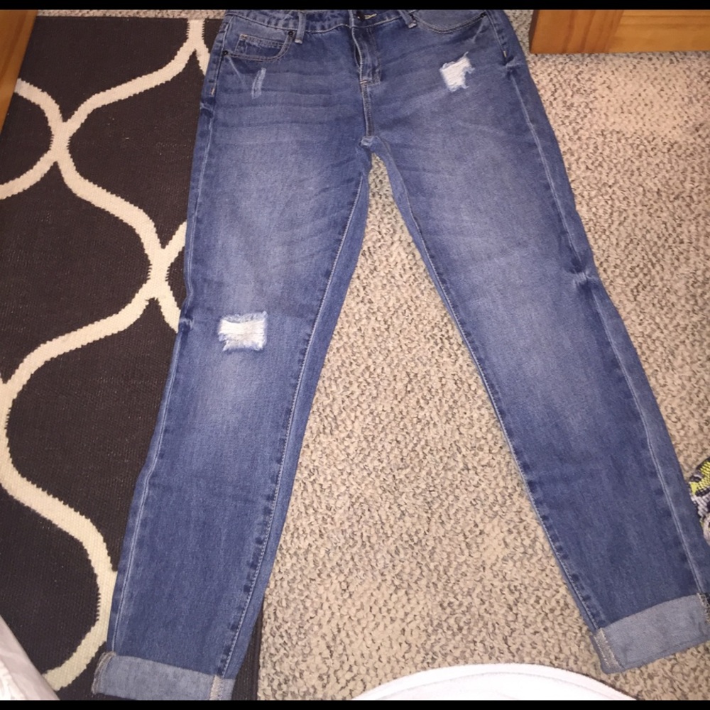 JustFab Boyfriend Jeans BRAND NEW